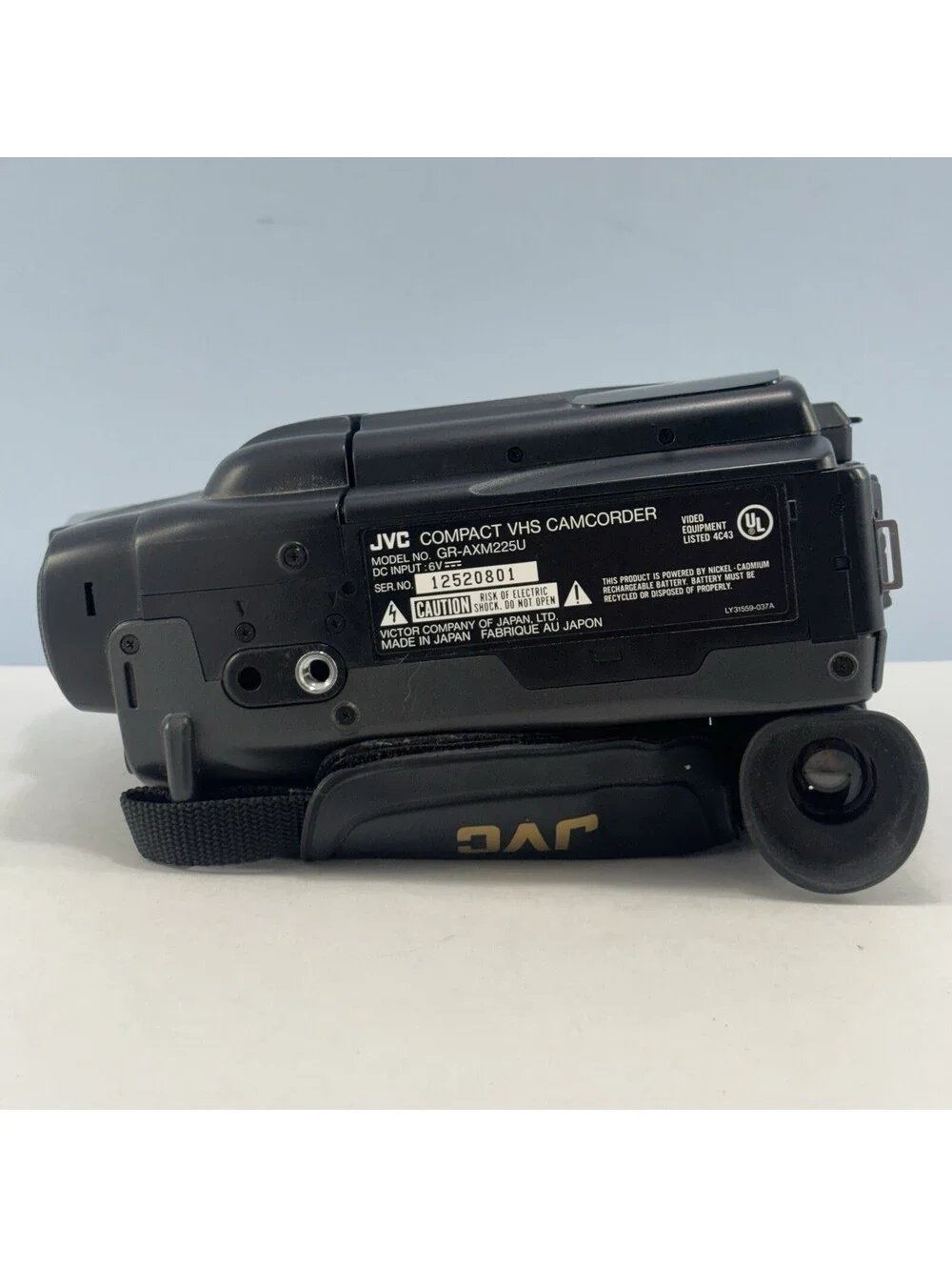 JVC GR-AXM225U Compact VHS C Camcorder Tested NO BATTERY